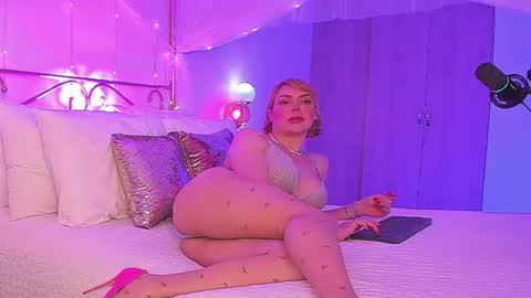 ALEJADOLLTS online show from July 7, 2026, 12:57 am
