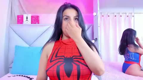 alejandra_lee19 online show from June 5, 2026, 7:25 am