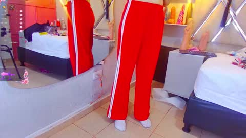 alejandra martins online show from November 5, 2025, 3:06 am