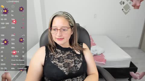 Snapshot of alejandra_milf_ chatting on February 6, 2025, 11:15 pm alejandra online show from February 6, 2025, 11:15 pm