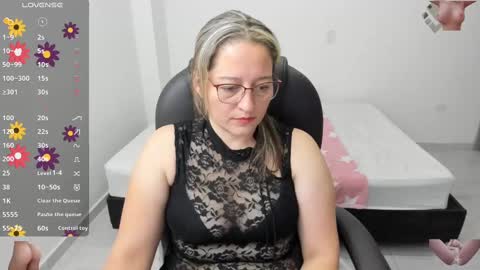 Snapshot of alejandra_milf_ chatting on February 13, 2025, 11:50 am alejandra online show from February 13, 2025, 11:50 am
