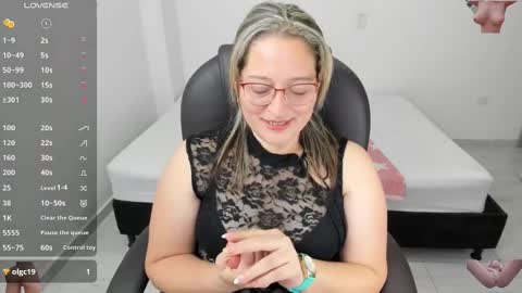 Snapshot of alejandra_milf_ chatting on February 15, 2025, 1:21 am alejandra online show from February 15, 2025, 1:21 am