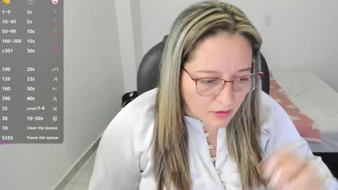 Snapshot of alejandra_milf_ chatting on November 21, 2025, 1:43 pm alejandra online show from November 21, 2025, 1:43 pm
