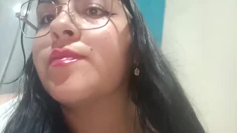 Alejandra online show from June 3, 2026, 9:45 am