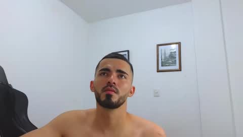 alejandroo_7 online show from February 25, 2025, 11:00 pm