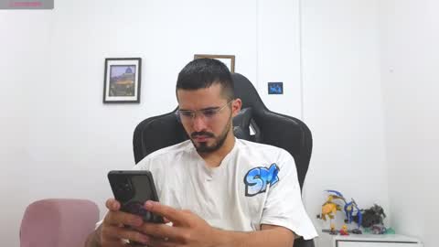 alejandroo_7 online show from December 19, 2025, 3:30 pm