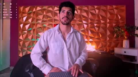 Alejo  online show from February 25, 2025, 7:58 pm