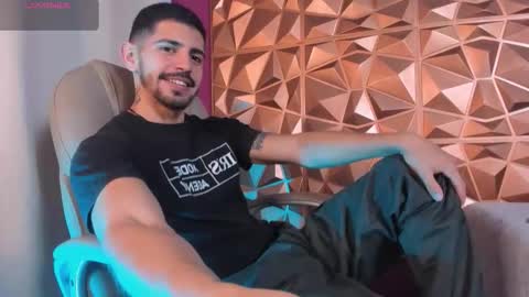 Snapshot of alejandrostorm chatting on February 19, 2026, 9:00 pm Alejo online show from February 19, 2026, 9:00 pm