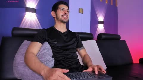 Snapshot of alejandrostorm chatting on June 7, 2026, 5:44 am Alejo online show from June 7, 2026, 5:44 am