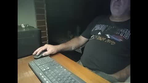 alejito16 online show from April 20, 2026, 2:03 am