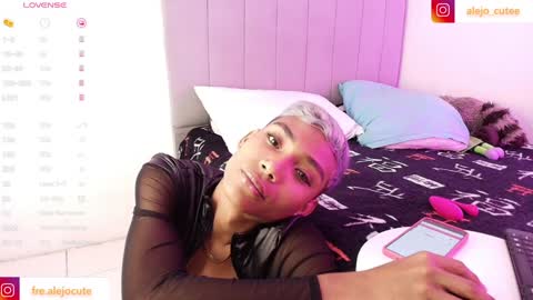 Snapshot of alejo_cute chatting on December 29, 2024, 8:15 pm alejo_cute online show from December 29, 2024, 8:15 pm