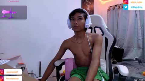 alejo_cute online show from October 18, 2025, 11:38 pm