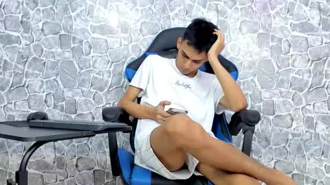 alejo peverell online show from March 16, 2026, 8:02 pm