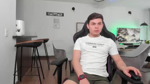 Snapshot of alejoo_twink chatting on February 25, 2025, 6:53 pm ONLYFANS Alejoo twink online show from February 25, 2025, 6:53 pm