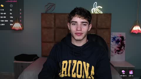 Snapshot of alejootwink chatting on December 3, 2024, 5:55 pm ALejoo Saenz online show from December 3, 2024, 5:55 pm