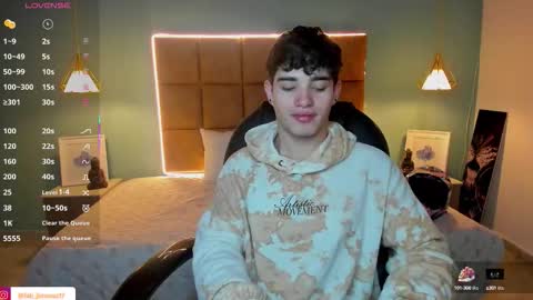 Snapshot of alejootwink chatting on September 21, 2025, 3:30 am ALejoo Saenz online show from September 21, 2025, 3:30 am