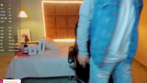 Snapshot of alejootwink chatting on September 22, 2025, 9:39 pm ALejoo Saenz online show from September 22, 2025, 9:39 pm