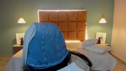 Snapshot of alejootwink chatting on October 8, 2025, 5:38 am ALejoo Saenz online show from October 8, 2025, 5:38 am