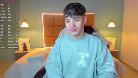 Snapshot of alejootwink chatting on October 12, 2025, 1:59 am ALejoo Saenz online show from October 12, 2025, 1:59 am