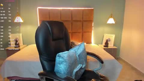 Snapshot of alejootwink chatting on October 19, 2025, 10:32 pm ALejoo Saenz online show from October 19, 2025, 10:32 pm