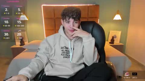 Snapshot of alejootwink chatting on October 30, 2025, 2:35 am ALejoo Saenz online show from October 30, 2025, 2:35 am