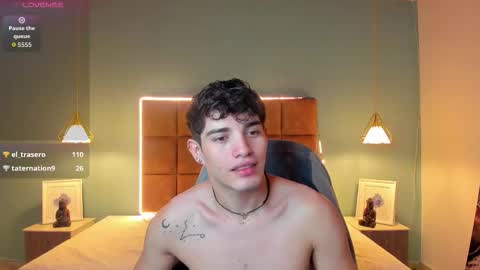 Snapshot of alejootwink chatting on October 31, 2025, 1:39 am ALejoo Saenz online show from October 31, 2025, 1:39 am