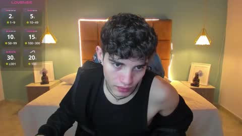 Snapshot of alejootwink chatting on November 4, 2025, 1:16 am ALejoo Saenz online show from November 4, 2025, 1:16 am