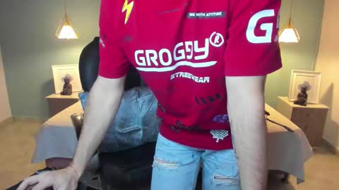 Snapshot of alejootwink chatting on November 16, 2025, 3:01 am ALejoo Saenz online show from November 16, 2025, 3:01 am