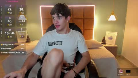 Snapshot of alejootwink chatting on November 19, 2025, 6:35 am ALejoo Saenz online show from November 19, 2025, 6:35 am