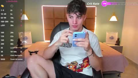 Snapshot of alejootwink chatting on January 9, 2026, 1:08 am ALejoo Saenz online show from January 9, 2026, 1:08 am