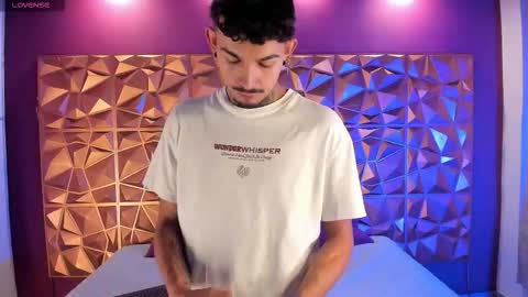 aleking13 online show from October 26, 2025, 12:22 pm