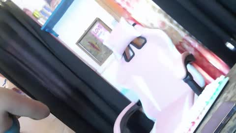 Kimmygirl online show from May 4, 2026, 5:14 am