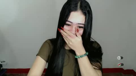 Snapshot of alesha_vibe_me chatting on December 11, 2024, 5:21 am alesha_vibe_me online show from December 11, 2024, 5:21 am