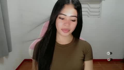 Snapshot of alesha_vibe_me chatting on December 24, 2024, 7:39 am alesha_vibe_me online show from December 24, 2024, 7:39 am