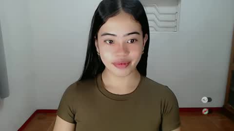 Snapshot of alesha_vibe_me chatting on January 15, 2025, 4:47 am alesha_vibe_me online show from January 15, 2025, 4:47 am