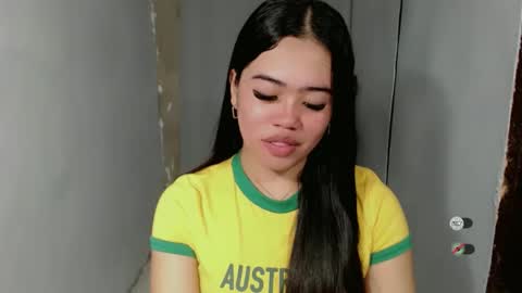 Snapshot of alesha_vibe_me chatting on September 16, 2025, 4:35 am alesha_vibe_me online show from September 16, 2025, 4:35 am