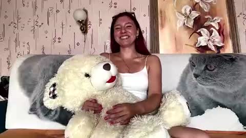 Snapshot of aleshiakrichbaum chatting on July 30, 2026, 9:52 am Emma online show from July 30, 2026, 9:52 am