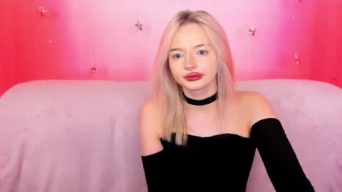 alessakiss online show from April 15, 2026, 2:40 am