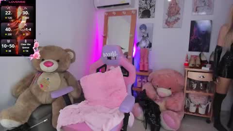 Snapshot of alessandra_thedoll chatting on May 13, 2026, 9:33 pm Alessa online show from May 13, 2026, 9:33 pm