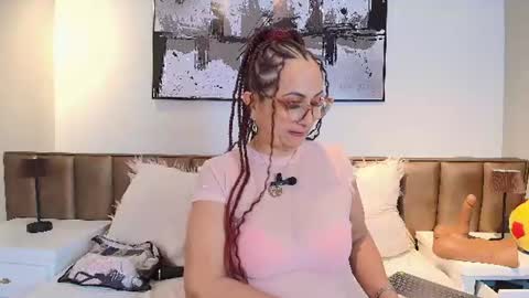 Snapshot of alessandraleroy chatting on June 15, 2026, 12:29 pm Alessandra online show from June 15, 2026, 12:29 pm
