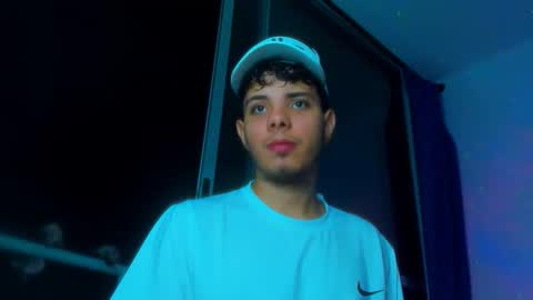 Snapshot of alessandro__777 chatting on October 20, 2025, 4:02 am Alessandro online show from October 20, 2025, 4:02 am