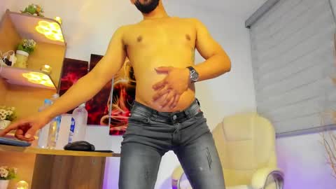 ALESSANDRO  WYE online show from January 25, 2025, 7:49 am