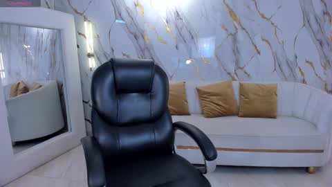 ALESSA ROMERO  online show from November 3, 2025, 7:37 pm