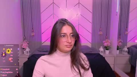 Alessia online show from July 6, 2026, 3:03 pm