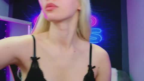 alessiacroft online show from February 23, 2026, 4:54 am