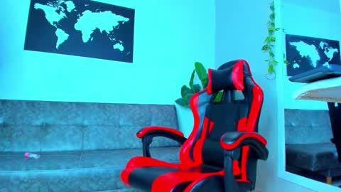 Snapshot of alessrose22 chatting on March 2, 2026, 8:37 pm Aless Rose online show from March 2, 2026, 8:37 pm