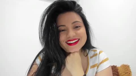 Alejandra online show from January 1, 2025, 9:49 am