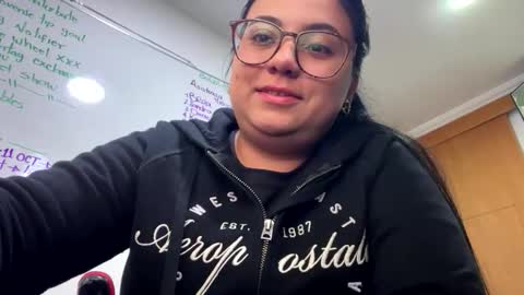 Alejandra online show from October 5, 2025, 6:23 am