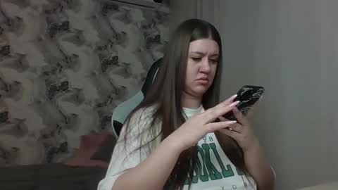 Snapshot of aletta_oushen chatting on February 25, 2026, 12:37 pm Aletta Oushen online show from February 25, 2026, 12:37 pm