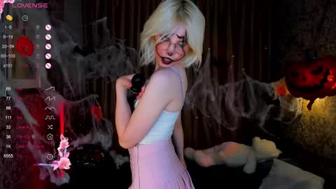 Lola online show from October 18, 2025, 3:13 pm